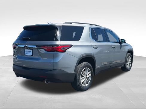 Used 2024 GMC Terrain SLE w/ Driver Convenience Package FWD image 17