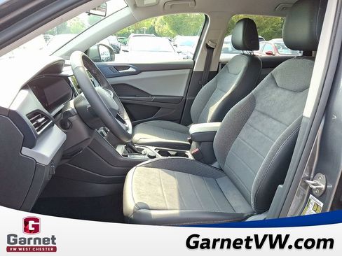 Certified 2022 Volkswagen Taos SE image 14