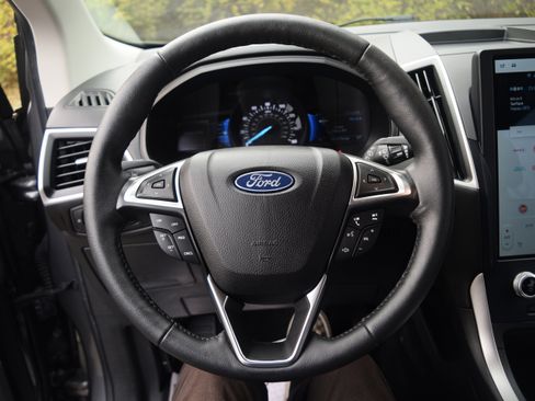 Used 2022 Ford Edge SEL w/ Convenience Package image 4