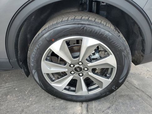 Certified 2025 Ford Escape Platinum image 34