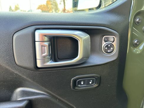 Certified 2021 Jeep Gladiator Mojave image 8