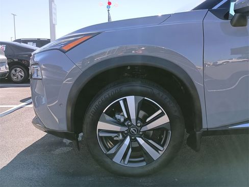 Used 2023 Nissan Rogue SL w/ SL Premium Package image 16