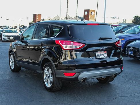 Used 2016 Ford Escape SE w/ SE Cold Weather Package image 8