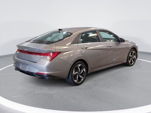 Certified 2023 Hyundai Elantra Limited w/ Cargo Package FWD image 5