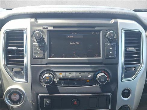 Used 2019 Nissan Titan SV RWD image 11