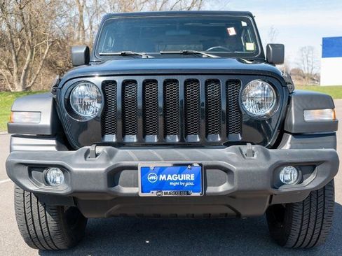 Used 2022 Jeep Wrangler Sport AWD/4WD image 3