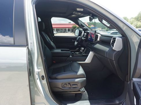 Used 2025 Toyota Tundra Platinum AWD/4WD image 15