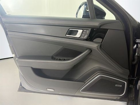 Used 2023 Porsche Panamera 4S image 6