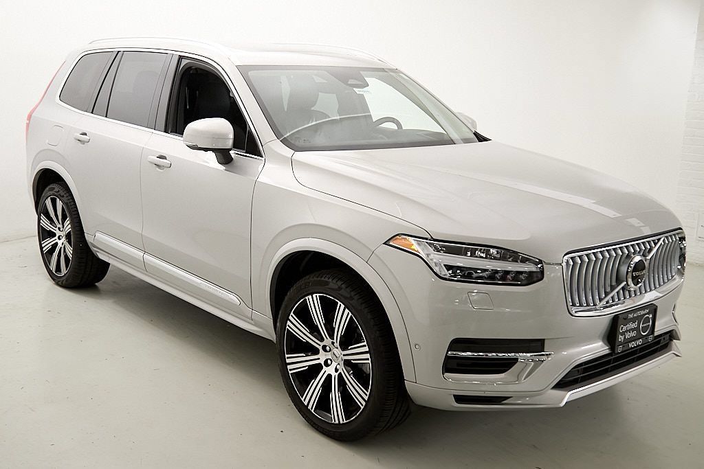 Certified 2024 Volvo XC90 T8 Ultimate w/ Protection Package Premier AWD/4WD image 4