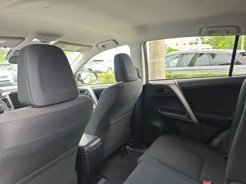 Used 2017 Toyota RAV4 LE image 11