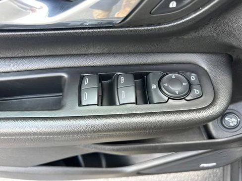 Used 2023 GMC Terrain SLT w/ Infotainment Package II AWD/4WD image 9