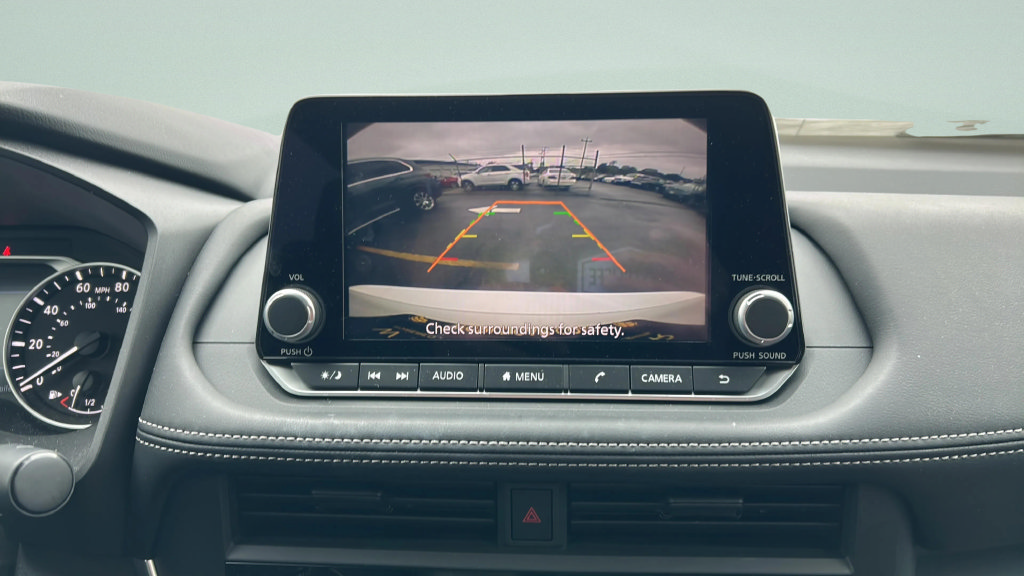 Used 2025 Nissan Rogue S FWD image 12