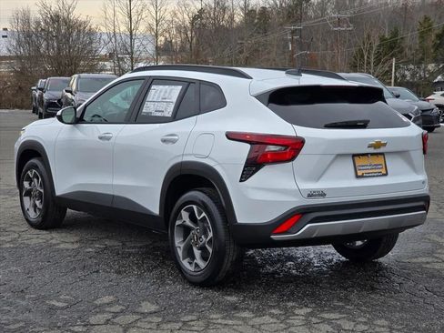 New 2026 Chevrolet Trax LT w/ Driver Confidence Package FWD image 19