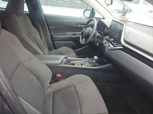 Used 2021 Toyota C-HR LE image 15