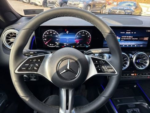 New 2026 Mercedes-Benz GLB 250 4MATIC image 17