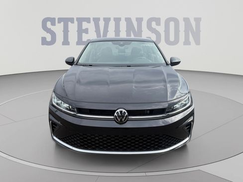 Used 2025 Volkswagen Jetta SE FWD image 8