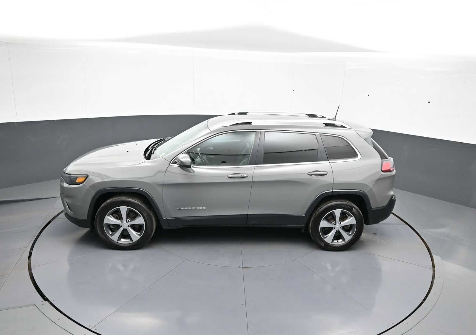 Used 2020 Jeep Cherokee Limited AWD/4WD image 41