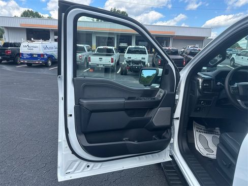 New 2025 Ford F150 Lariat w/ Equipment Group 501A Mid image 16
