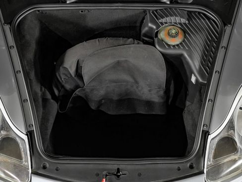 Used 2001 Porsche 911 Carrera RWD image 41