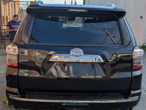 Used 2022 Toyota 4Runner Limited AWD/4WD image 8