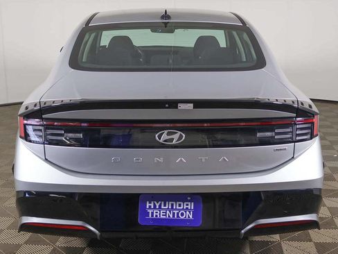 Certified 2025 Hyundai Sonata SEL FWD image 11