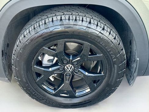 Used 2024 Volkswagen Atlas Peak Edition SEL image 34