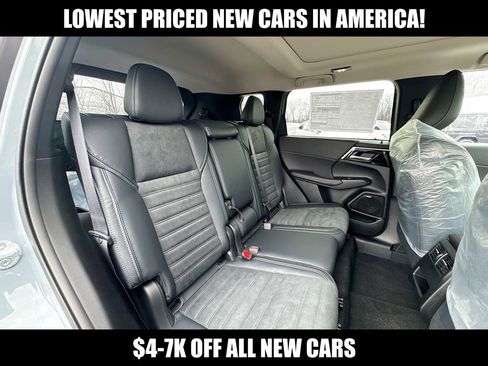 New 2026 Mitsubishi Outlander AWD image 32