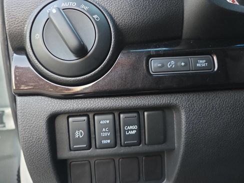 Used 2016 Nissan Titan SV image 23