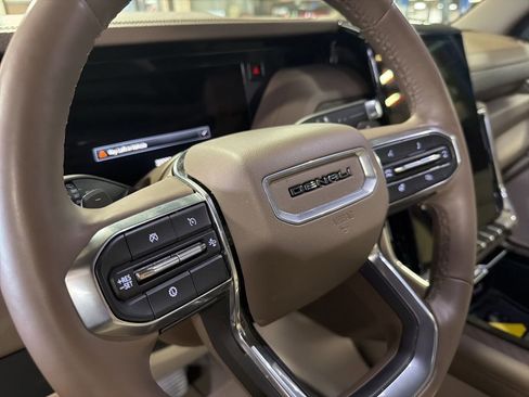 Used 2025 GMC Yukon Denali image 17