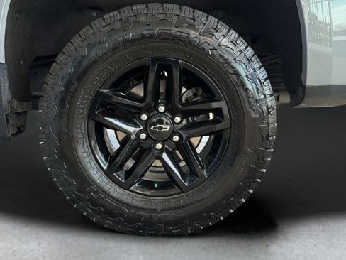 Used 2024 Chevrolet Silverado 1500 LT Trail Boss w/ Convenience Package II AWD/4WD image 27