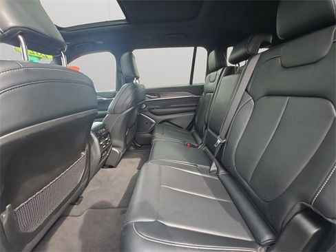 Used 2022 Jeep Grand Cherokee L Overland image 12