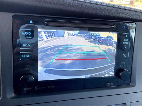 Used 2017 Toyota Sienna XLE image 25