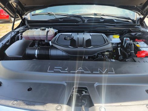 Used 2025 RAM 1500 Big Horn AWD/4WD image 9