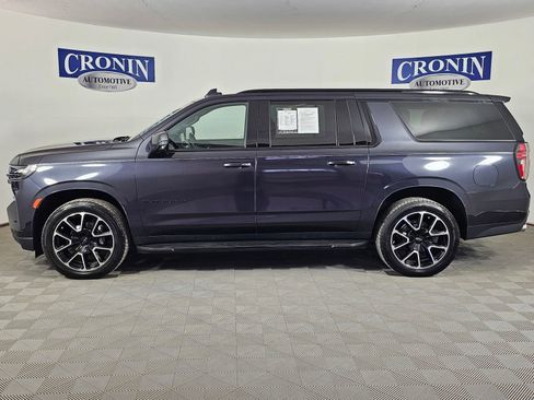 Used 2022 Chevrolet Suburban RST w/ Sport Performance Package image 2