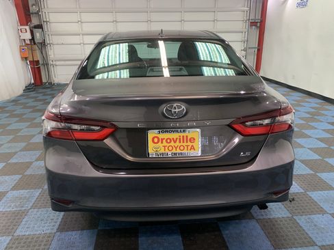 Used 2024 Toyota Camry LE image 4