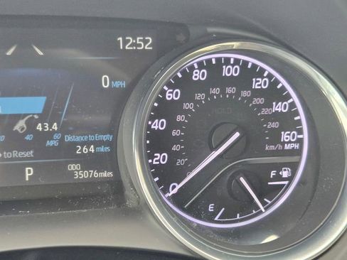 Used 2020 Toyota Camry XLE image 21