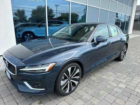 Used 2023 Volvo S60 B5 Ultimate w/ Climate Package FWD image 2
