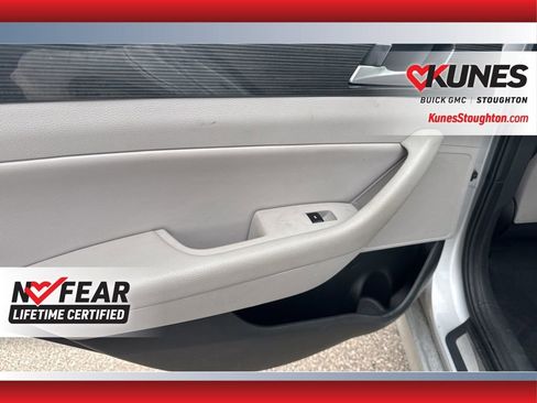 Used 2019 Hyundai Sonata Limited image 29