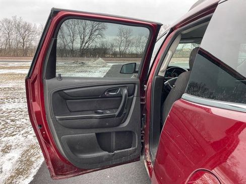 Used 2016 Chevrolet Traverse LT w/ Style and Technology Package image 24