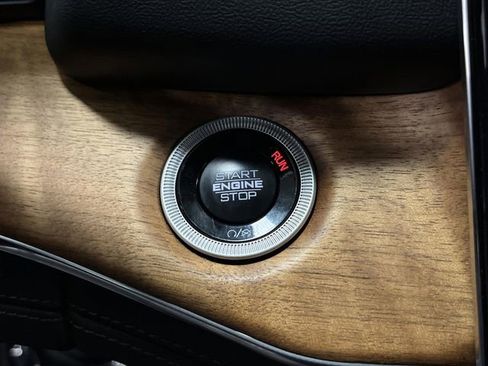 Used 2025 Jeep Grand Cherokee L Summit image 25