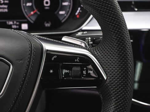 Used 2024 Audi S8 image 42