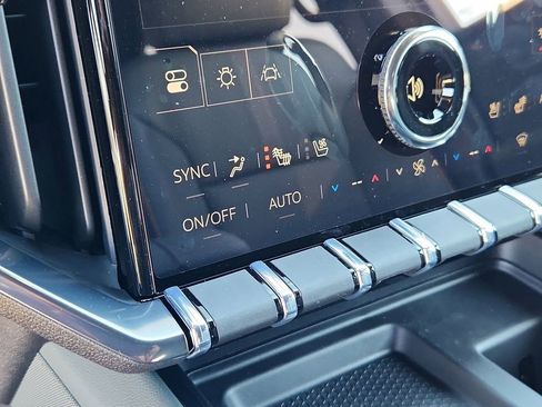New 2026 GMC Acadia AT4 w/ Luxury Package AWD/4WD image 16