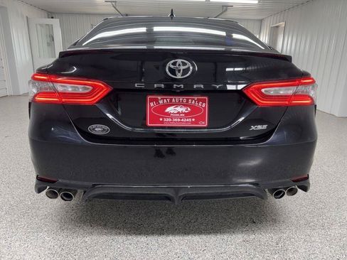 Used 2019 Toyota Camry XSE FWD image 5