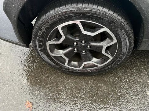 Used 2015 Subaru Crosstrek 2.0i Premium image 14