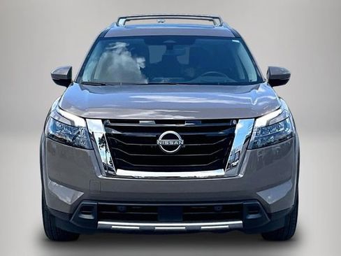 Certified 2025 Nissan Pathfinder Platinum w/ Cargo Package FWD image 3