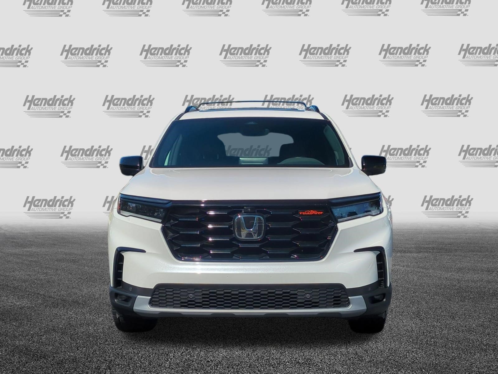 Used 2025 Honda Pilot TrailSport image 3