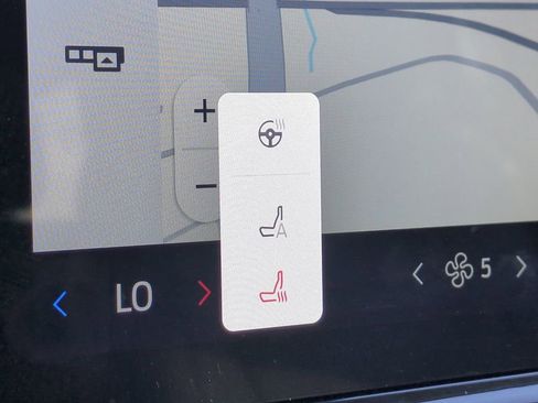 Used 2025 Ford Expedition Active image 24