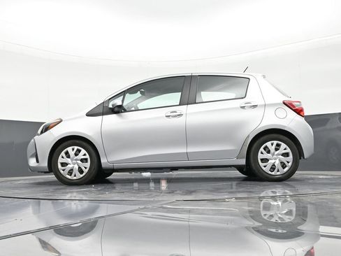 Used 2018 Toyota Yaris L image 21