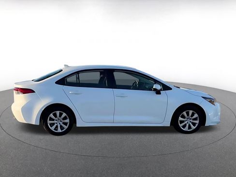 Used 2025 Toyota Corolla LE image 16