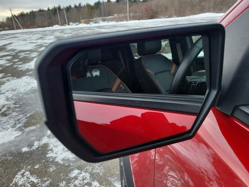 Used 2023 GMC Canyon AT4 w/ LPO, Sports Bar Package image 10